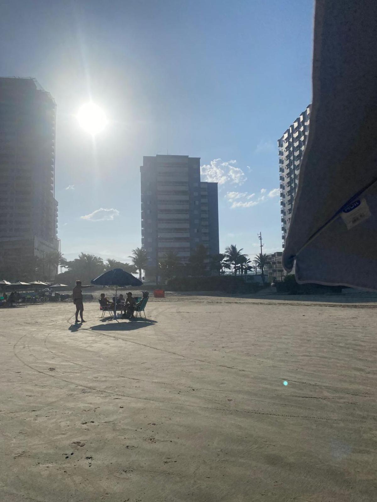 Apto Aconchegante Beira Mar Com Ar No Quarto Solemar Dış mekan fotoğraf